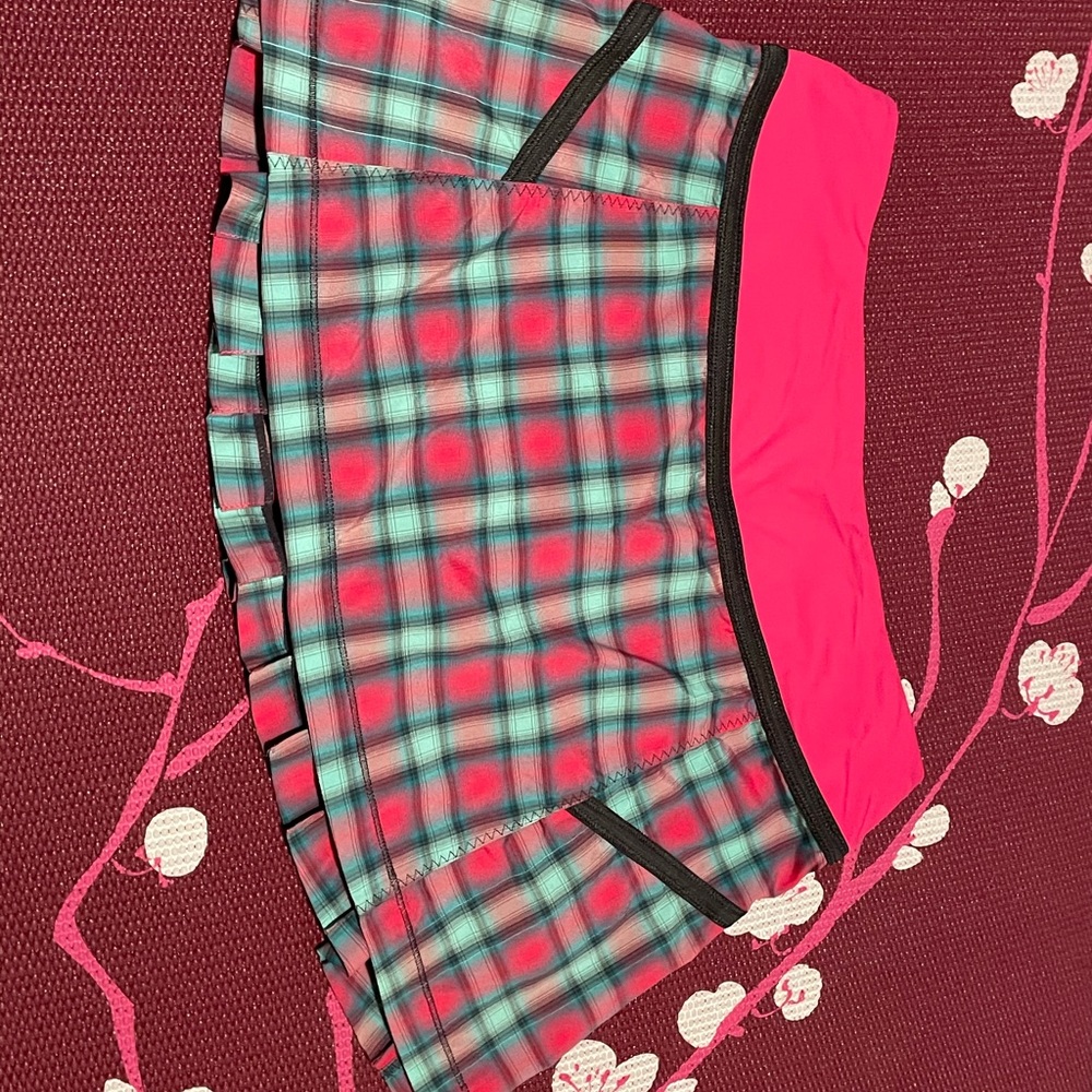 Lululemon Plaid Pacesetter Run Skirt sz 6 EUC